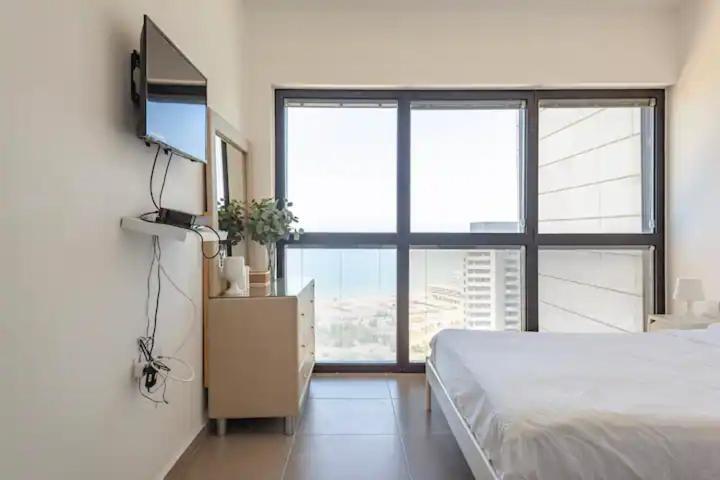 Oַ&O Group- Luxury Apt Tower Best Sea View Bat Jám Kültér fotó